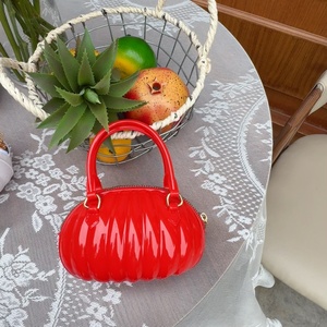Nouveaux Sacs à Main Mini Bandoulière pour Femmes 2026 – Petits Sacs en PVC en Forme de Citrouille pour Filles <span class=keywords><strong>avec</strong></span> Chaînes - Product Image 5