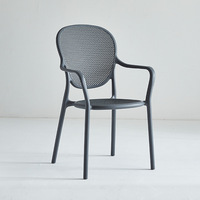 Chaise haute moderne en plastique PP résistant aux intempéries avec dossier intégré et structure durable pour terrasses extérieures, cours arrière et écoles
