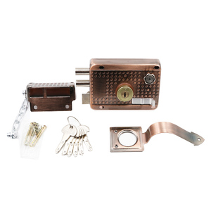 <span class=keywords><strong>Serrure</strong></span> <span class=keywords><strong>de</strong></span> jante <span class=keywords><strong>de</strong></span> Style ancien en Bronze <span class=keywords><strong>serrure</strong></span> <span class=keywords><strong>de</strong></span> jante droite <span class=keywords><strong>pour</strong></span> porte <span class=keywords><strong>de</strong></span> <span class=keywords><strong>jardin</strong></span> en bois porte <span class=keywords><strong>de</strong></span> porte en métal petit loquet <span class=keywords><strong>de</strong></span> jante loquet <span class=keywords><strong>de</strong></span> cylindre en laiton complet - Product Image 4