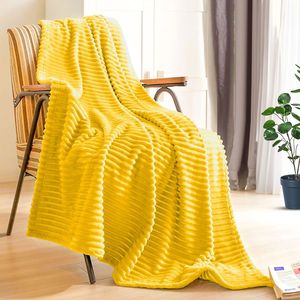 Manta de Felpa Amarilla Acogedora, Cobija Cálida para Sofá, Cama, Sala de Estar, Manta Decorativa Suave para el Hogar - Product Image 3