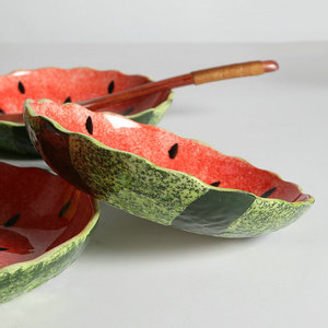 Plato de cerámica para servir sandía, pintado a mano, forma irregular, plato novedoso para fiestas, plato pequeño para aperitivos - Product Image 3