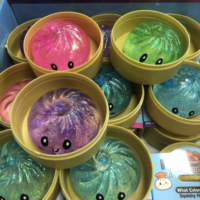 Jouet Squishy en forme de Bao bao de 5,5 cm, scintillant, en maltose, couleur mystère, mignon, anti-stress, avec boîte de présentation pour la vente en gros