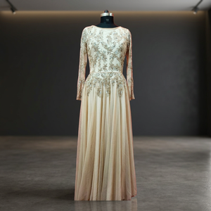 Robe de soirée perlée faite à la main avec col rond, longueur ras du sol, manches longues, robe de cérémonie élégante, logo frontal, silhouette trapèze - Product Image 2