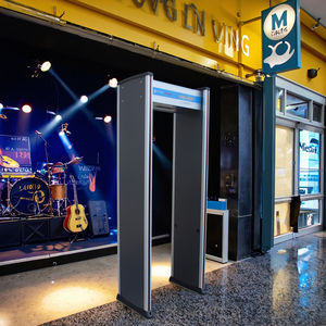 Yetişkin güvenlik koruması için SD-600 çok frekanslı <span class=keywords><strong>Metal</strong></span> dedektörü IP54 derece 20cm bobin 10 inç hassasiyet - Product Image 2