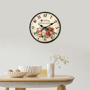 Horloge murale ronde vintage personnalisable sur le thème de la rose de <span class=keywords><strong>Marseille</strong></span> - Design floral de carte pour la décoration intérieure, salon, chambre à coucher - Product Image 3