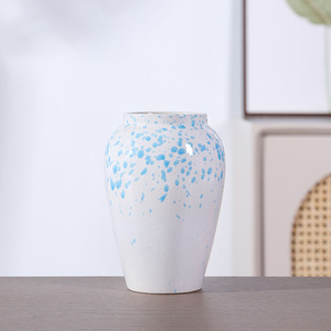 Vase en céramique au design moderne et vintage pour salon, idéal pour fleurs séchées, fraîches ou hydroponiques - Product Image 3