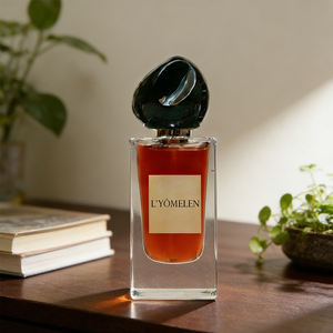 Perfume de Cuero Vegetal Natural con Esencias Amaderadas, Fragancia Duradera, Estilo Nostálgico Invernal, Eau de Parfum - Product Image 3