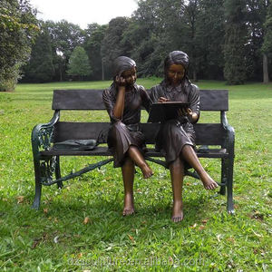 Statue de bronze grandeur nature d'un garçon et d'une fille sur un tronc d'arbre lisant un livre pour <span class=keywords><strong>la</strong></span> décoration de jardin - Product Image 4