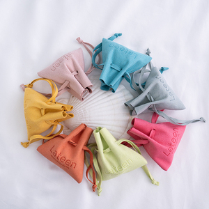 Bolsas de Microfibra de Gamuza con Cordón de la Serie Candy, Bolsitas Personalizadas con Logotipo para Empaque de Joyería - Product Image 1