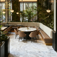 Ensemble de mobilier moderne pour hôtel, restaurant, salon de thé, café : canapé, banquette, table et chaises en marbre et cuir