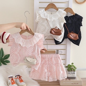 Set Estivo Casual per <span class=keywords><strong>Bambina</strong></span> con Top Senza Maniche in Pizzo e Shorts con Colletto a Volant Nero - Product Image 1