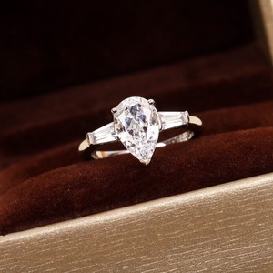 Bague de fiançailles pour femme en moissanite taille poire, en argent 925, sertie à griffes, style classique, bijou en forme de goutte d'eau - Product Image 5