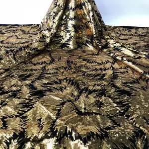 Produk Penjualan Terbaik 0319 Glitter Berkilau Emas Payet Kain Bordir Kembang Api Beludru Renda Desain untuk Garmen