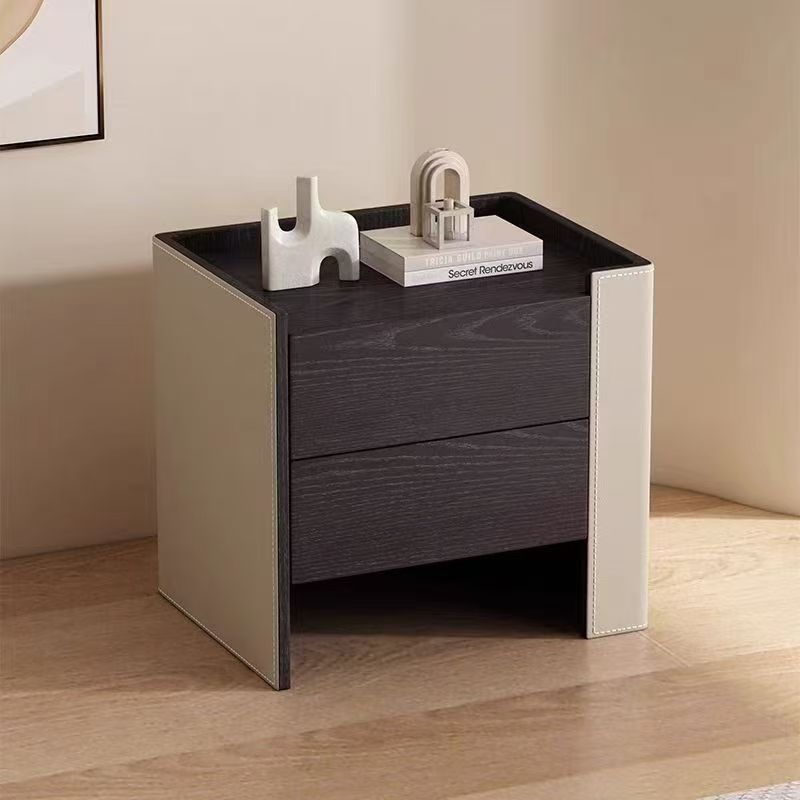 ลิ้นชักซ้ายสีกากีกำลังเป็นสินค้ายอดนิยมในขณะนี้