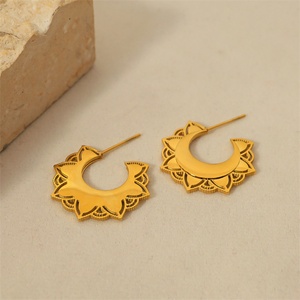 ต่างหูทองชุบ 18k สไตล์วินเทจ ลายพระอาทิตย์พระจันทร์แบบกลวง - Product Image 3
