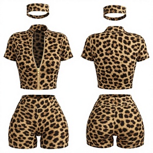 服装供应商夏季定制豹纹印花套装两件套健身休闲服女式猎豹图案T恤和短裤套装 - Product Image 2
