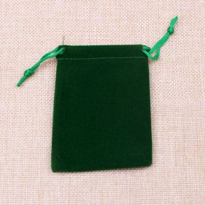 Pochette en velours noir de qualité supérieure avec cordon de serrage, sac cadeau pour bijoux tels que des bagues, des colliers, des bracelets et autres articles - Product Image 3