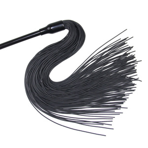 Fouet multifonctionnel en silicone noir, jouet doux pour flirter et taquiner, usage adulte - Product Image 1