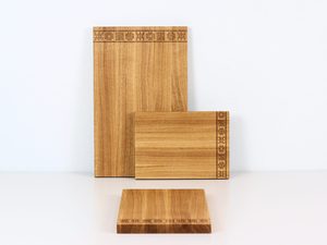 Planche de service en bois de frêne avec rainure pour jus, sans poignée, grain naturel, HORECA, OEM, personnalisable, Vietnam - Product Image 6