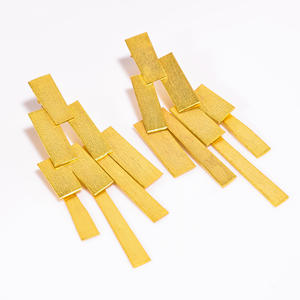 Joyería de pendiente liso de Latón chapado en oro de alta calidad, joyería chapada en oro Vermeil 18 k de oro, proveedor de joyería antigua - Product Image 4