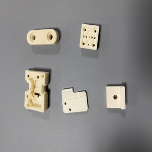 Céramique d'alumine Al2O3 de haute précision 95 99, usinée par CNC, personnalisée pour les pièces d'usinage - Product Image 1