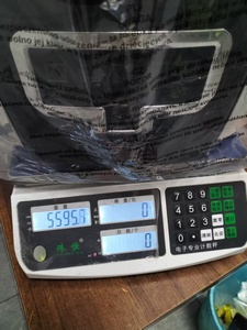 Aspiradora Eléctrica de 700W con Filtro HEPA, Función de Aspirado en Seco, Uso Doméstico, Bolsa para Polvo de 4 <span class=keywords><strong>Litros</strong></span>, Certificación Europea, Garantía de 5 Años - Product Image 4