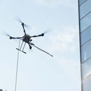 Drone de nettoyage pour panneaux solaires, fenêtres et façades de bâtiments, toits de maisons - Product Image 4
