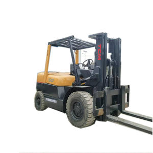 Chariot élévateur TCM 5 T d'occasion, moteur diesel à mât à 2 étages de 5 tonnes, faible durée, hauteur de levage de 3000mm, bien entretenu, prêt à fonctionner - Product Image 1