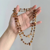 Collier Rinhoo Bohème en Coquillages Naturels Irréguliers pour Femme, Perles de Cristal Faites à la Main, Double Chaîne Longue pour Pull, Bijou Cadeau