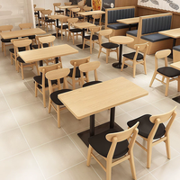 Combinaison Table et Chaises en Bois Massif pour Restaurant, Salon de Thé, Restaurant de Hot Pot, et Personnalisation de Banquettes
