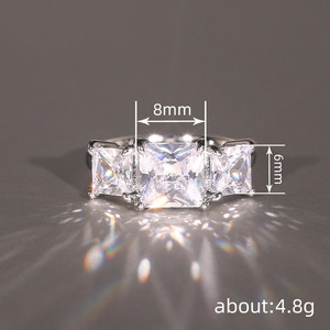 Anello alla Moda con Disposizione Quadrata, Elegante Accessorio da Sera per Donna, Stile Lussuoso per Uso Quotidiano - Product Image 4