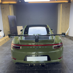 Vinilo Adhesivo para Automóviles, Color Verde Oliva Oscuro con Acabado Cristalizado, Rollo Completo, Protección de Pintura, Cambio de Color, con Tecnología Anti-Burbujas - Product Image 2