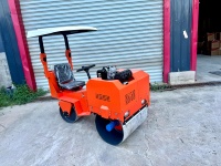 Rouleau compresseur vibrant à double tambour pour asphalte et sol, haute efficacité, alimenté au diesel/essence