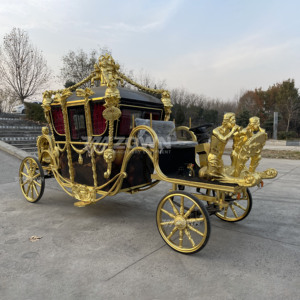 Calèche royale sculptée noire et dorée pour lieux de mariage et célébrations festives - Product Image 6