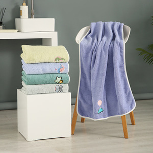 Toalla de Baño Infantil de Felpa de Coral con Diseño de Mundo Oceánico, Sin Pelusas, Tamaño Grande, para Uso Doméstico - Product Image 2