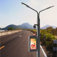 Poteaux d'éclairage intelligents avec écran LED, écran publicitaire extérieur 4 mm avec SDK et garantie d'un an
