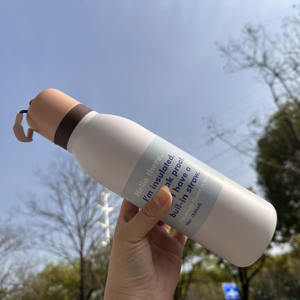 Bouteille d'eau en acier inoxydable sans BPA étanche de 18oz 24oz pour les sports et les voyages Bouteilles isolées torsadées avec paille - Product Image 2