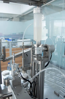 Machine de remplissage de seringues en acier inoxydable AISI 316L pour la production de cosmétiques de beauté