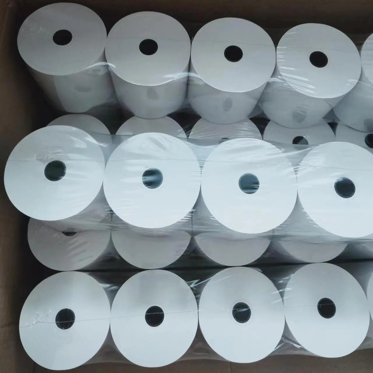 יצרנים סיניים ישירות למכור פרימיום תרמית נייר לחמניות 80*80mm