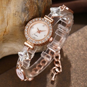 Nuevo Reloj de Pulsera de Aleación con Gemas Cuadradas y Diamantes Redondos, Estilo Fresco, Reloj de Cuarzo Compacto para Mujer, en Stock - Product Image 3