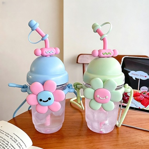 Borraccia in plastica con cannuccia in silicone a prova di perdite, decorata con fiori e sorriso, antipolvere, ideale per ragazze adolescenti e per il caffè - Articolo caldo e di tendenza - Product Image 1