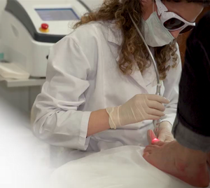 Láser <span class=keywords><strong>de</strong></span> podiación 4 en 1 para tratamiento <span class=keywords><strong>de</strong></span> uñas, dispositivo <span class=keywords><strong>de</strong></span> alta potencia 4 en 1 para podiación <span class=keywords><strong>de</strong></span> uñas, 60w, onicomicosis nd yag 1064nm, 980nm, TR980-V1 - Product Image 6