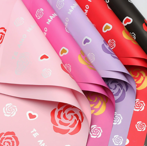 Papel de embalaje de flores translúcido, impermeable, de plástico mate, para el Día de San Valentín, papel de regalo hecho a mano, papel para floristería - Product Image 1