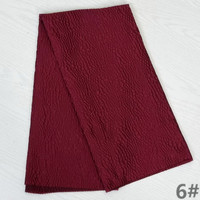 Tissu Jacquard Double Face en Polyester Brocart, Conception Personnalisée, 76 g/m², Léger, Motif Teint en Fil pour la Conception de Vêtements