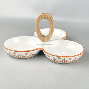 Assiette de fruits style japonais <span class=keywords><strong>belge</strong></span> grille de collation peinte à la main motif coloré Dessert servant une assiette en céramique avec support en bois - Product Image 1