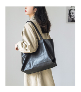 Sac à main en cuir souple pour femme, grande capacité, nouveau style 2026, sac bandoulière, polyvalent, style coréen, sac fourre-tout/sac à bandoulière pour étudiante. - Product Image 3
