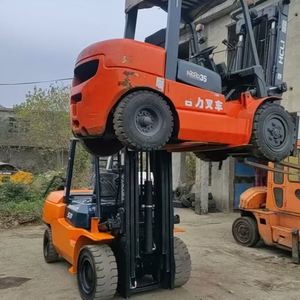 Montacargas Toyota 5T Usado 2023 con Motor Diésel, Máquina de Transporte de Segunda Mano para Comercio Minorista y Maquinaria de Construcción - Product Image 6