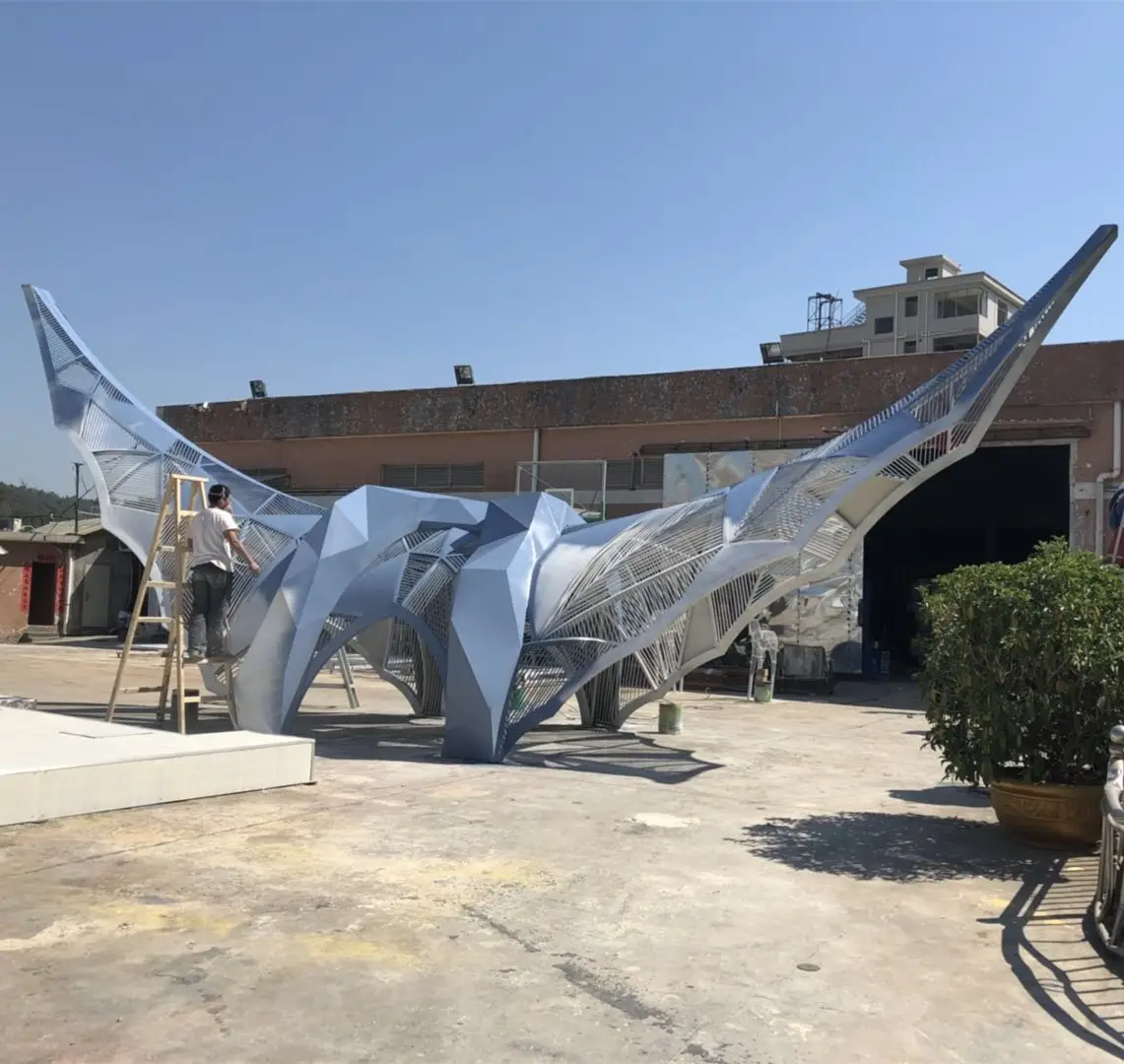 Scultura del metallo dell'acciaio inossidabile di 20 metri per il paesaggio all'aperto