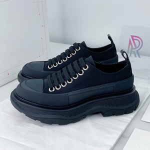 Nueva fábrica que vende al por mayor zapatos deportivos casuales de plataforma para hombre y mujer, de alta calidad, lujosos y a la moda. - Product Image 1
