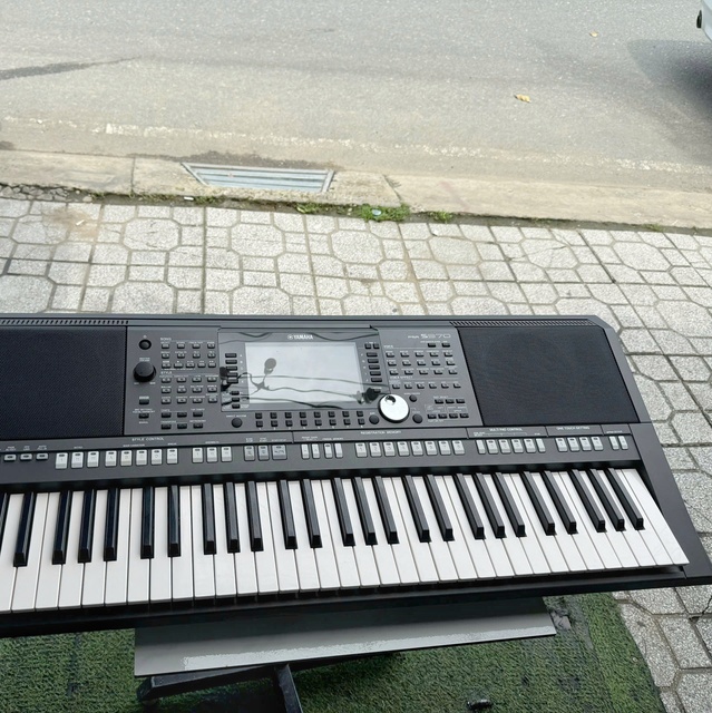 Yamaha PSR S970 Workstation Keyboard Excellent Condition Like New Made in Indonesia Cost-Effective Performance Equipment